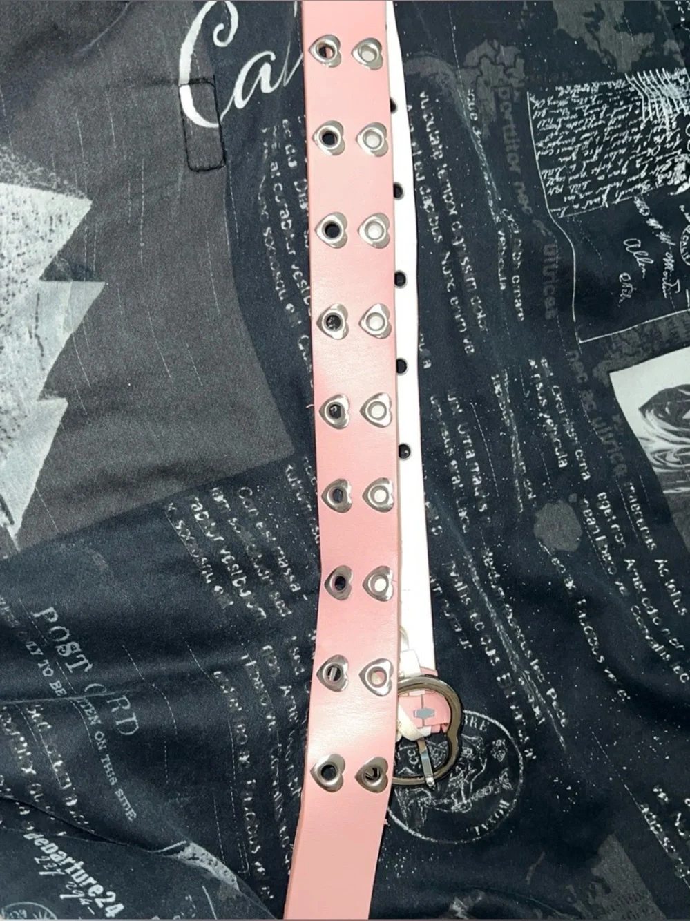 Hot Topic pink heart